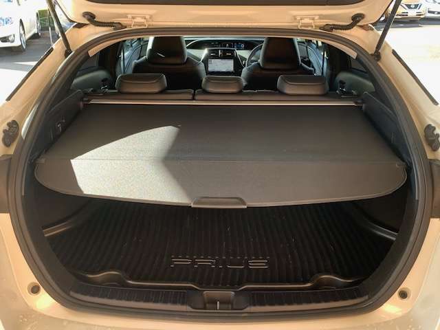 トヨタ プリウス １．８ Ａ プレミアム ツーリングセレクション Ｅ－ＦＯＵＲ ４ＷＤ H28年 (東北) 99