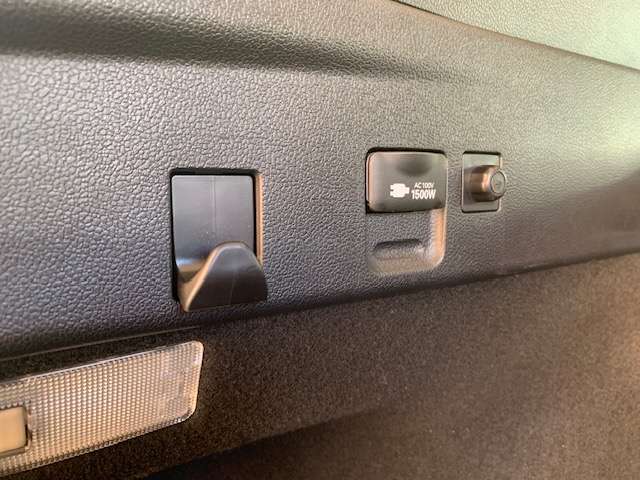 トヨタ プリウス １．８ Ａ プレミアム ツーリングセレクション Ｅ－ＦＯＵＲ ４ＷＤ H28年 (東北) 99