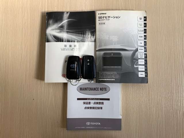 トヨタ プリウス １．８ Ａ プレミアム ツーリングセレクション Ｅ－ＦＯＵＲ ４ＷＤ H28年 (東北) 99