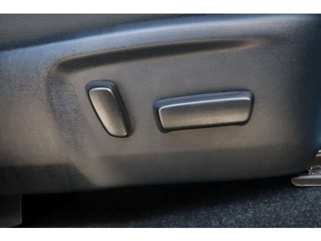 トヨタ ハイラックス ２．４ Ｚ ＧＲスポーツ ディーゼルターボ ４ＷＤ R5年 (東海) 99