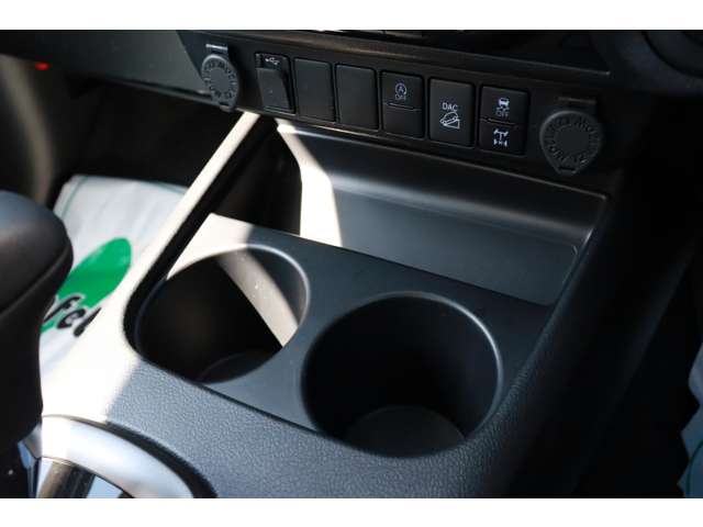 トヨタ ハイラックス ２．４ Ｚ ＧＲスポーツ ディーゼルターボ ４ＷＤ R5年 (東海) 99