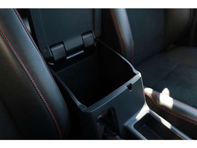 トヨタ ハイラックス ２．４ Ｚ ＧＲスポーツ ディーゼルターボ ４ＷＤ R5年 (東海) 99