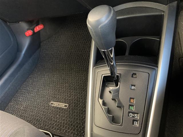 トヨタ カローラフィールダー １．５Ｘ H29年 (東海) 99