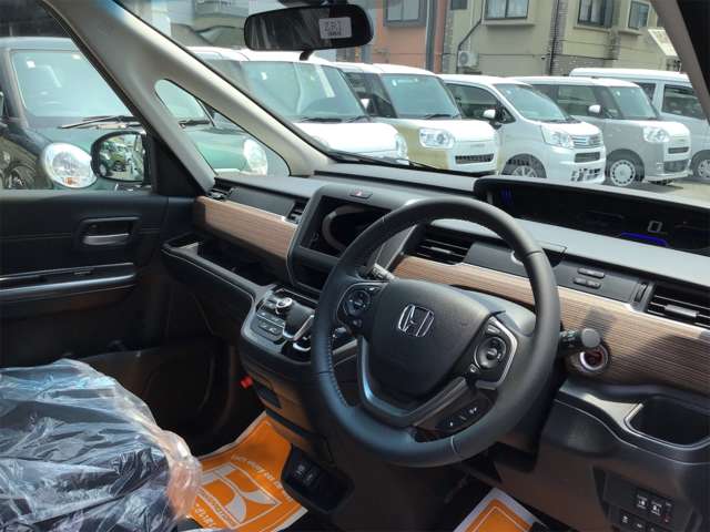 ホンダ フリード　ハイブリッド １．５ ハイブリッド クロスター R5年 (近畿) 99