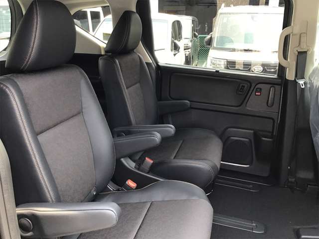 ホンダ フリード　ハイブリッド １．５ ハイブリッド クロスター R5年 (近畿) 99