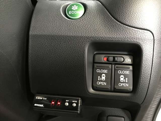 ホンダ Ｎ　ＢＯＸ ６６０ カスタムＧ ターボＳＳパッケージ ブラックスタイル４ＷＤ H29年 (北海道) 99