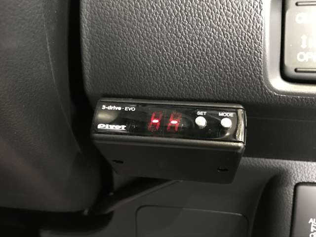 ホンダ Ｎ　ＢＯＸ ６６０ カスタムＧ ターボＳＳパッケージ ブラックスタイル４ＷＤ H29年 (北海道) 99