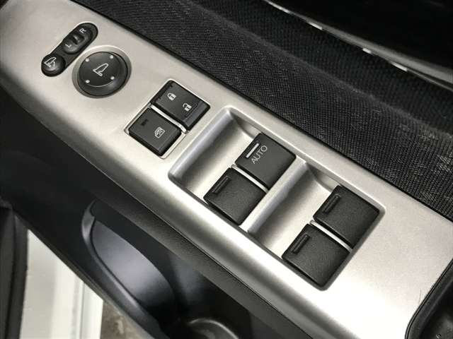 ホンダ Ｎ　ＢＯＸ ６６０ カスタムＧ ターボＳＳパッケージ ブラックスタイル４ＷＤ H29年 (北海道) 99