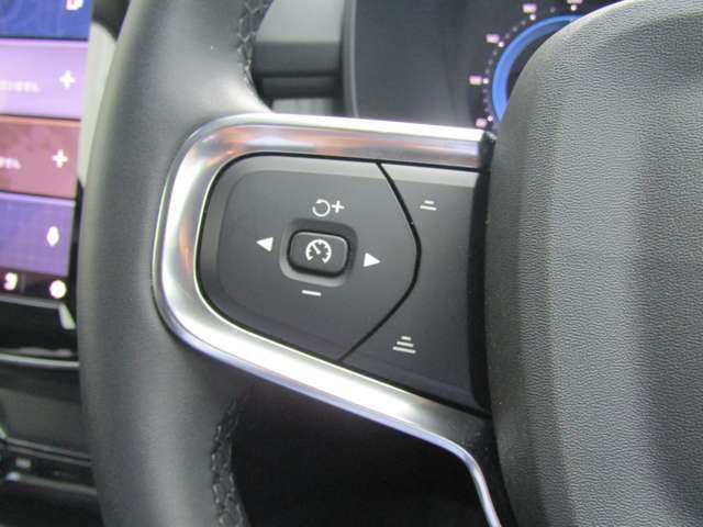 ボルボ ＸＣ４０ アルティメット Ｂ４ ＡＷＤ ４ＷＤ R5年 (関東) 99