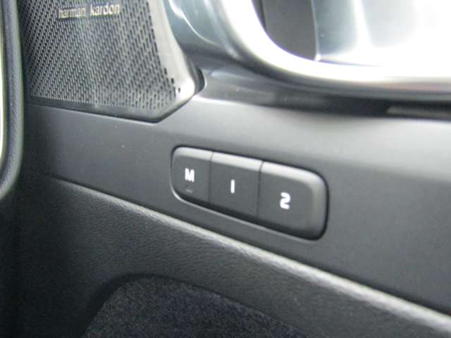 ボルボ ＸＣ４０ アルティメット Ｂ４ ＡＷＤ ４ＷＤ R5年 (関東) 99