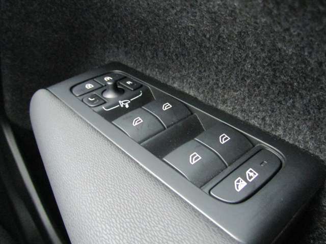 ボルボ ＸＣ４０ アルティメット Ｂ４ ＡＷＤ ４ＷＤ R5年 (関東) 99