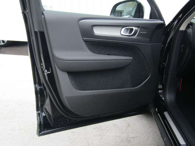 ボルボ ＸＣ４０ アルティメット Ｂ４ ＡＷＤ ４ＷＤ R5年 (関東) 99