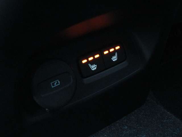 ボルボ ＸＣ４０ アルティメット Ｂ４ ＡＷＤ ４ＷＤ R4年 (関東) 99