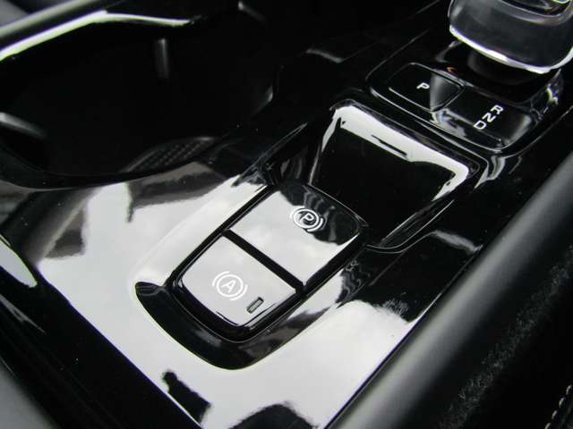 ボルボ ＸＣ４０ アルティメット Ｂ４ ＡＷＤ ４ＷＤ R4年 (関東) 99