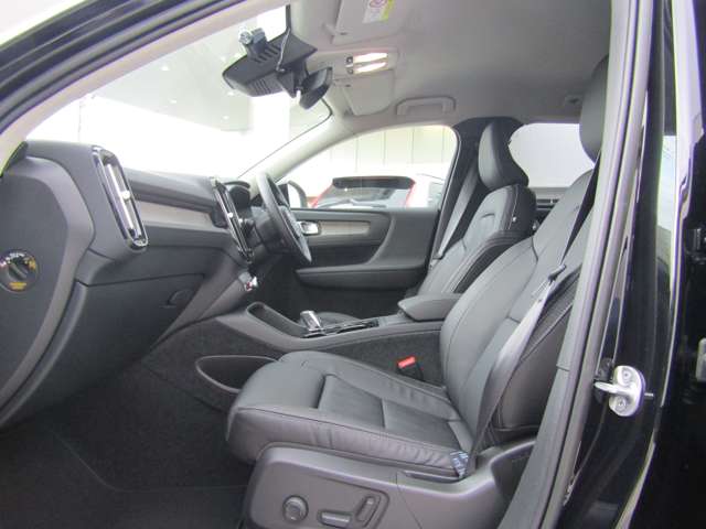 ボルボ ＸＣ４０ アルティメット Ｂ４ ＡＷＤ ４ＷＤ R4年 (関東) 99