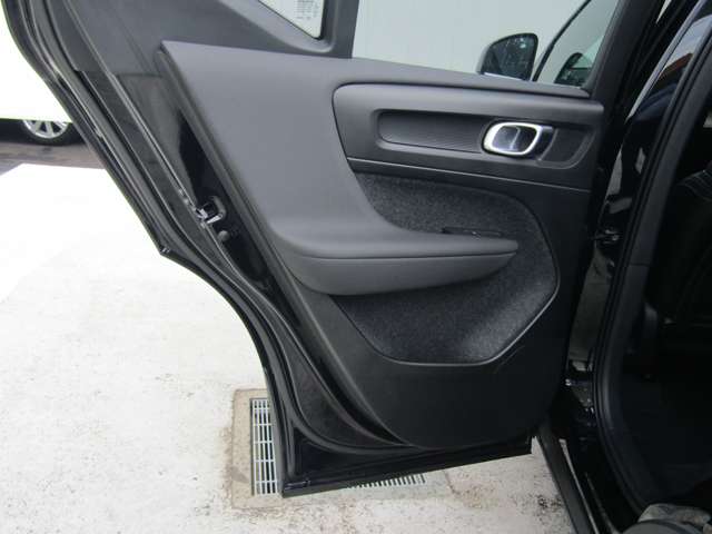 ボルボ ＸＣ４０ アルティメット Ｂ４ ＡＷＤ ４ＷＤ R4年 (関東) 99