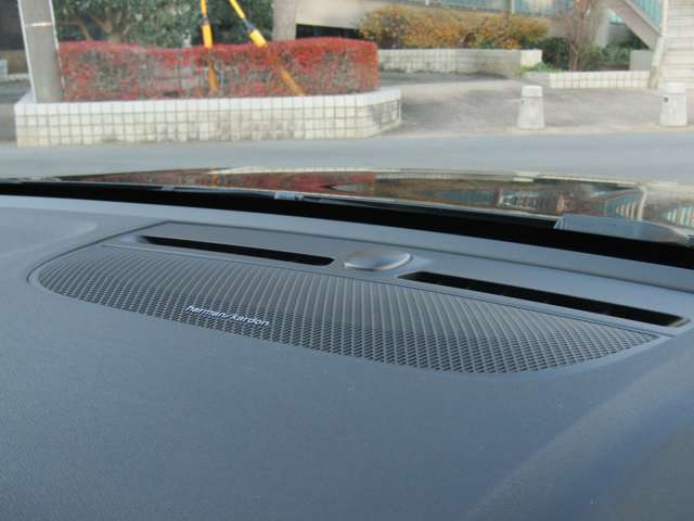 ボルボ ＸＣ４０ Ｂ４ ＡＷＤ Ｒデザイン ４ＷＤ R3年 (関東) 99