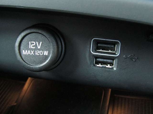 ボルボ ＸＣ４０ Ｂ４ ＡＷＤ Ｒデザイン ４ＷＤ R3年 (関東) 99