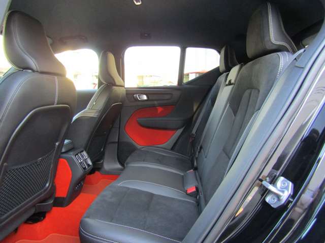 ボルボ ＸＣ４０ Ｂ４ ＡＷＤ Ｒデザイン ４ＷＤ R3年 (関東) 99