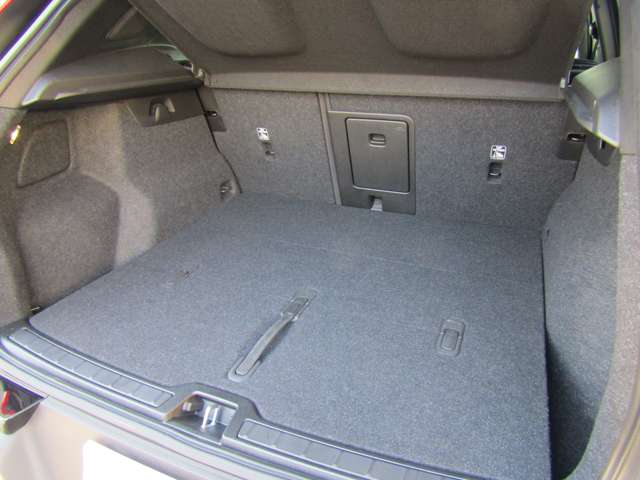 ボルボ ＸＣ４０ Ｂ４ ＡＷＤ Ｒデザイン ４ＷＤ R3年 (関東) 99