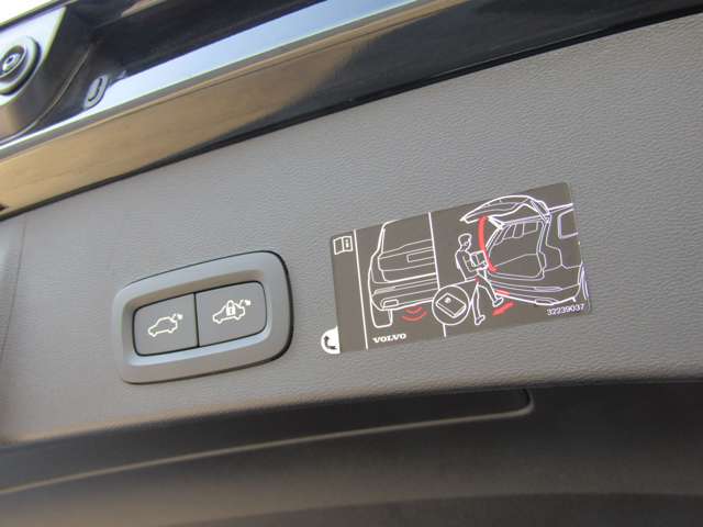 ボルボ ＸＣ４０ Ｂ４ ＡＷＤ Ｒデザイン ４ＷＤ R3年 (関東) 99