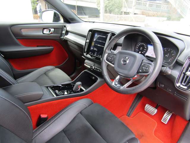 ボルボ ＸＣ４０ Ｔ４ ＡＷＤ Ｒデザイン ４ＷＤ R2年 (関東) 99