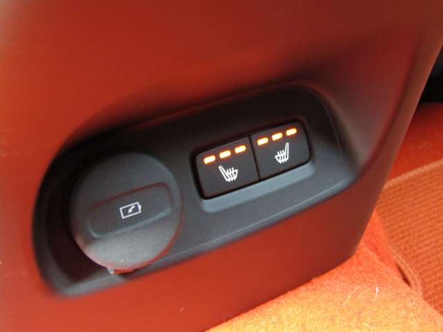 ボルボ ＸＣ４０ Ｔ４ ＡＷＤ Ｒデザイン ４ＷＤ R2年 (関東) 99