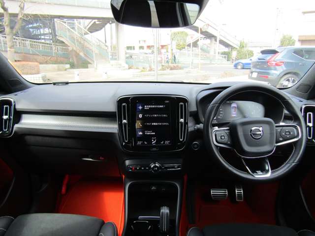 ボルボ ＸＣ４０ Ｔ４ ＡＷＤ Ｒデザイン ４ＷＤ R2年 (関東) 99