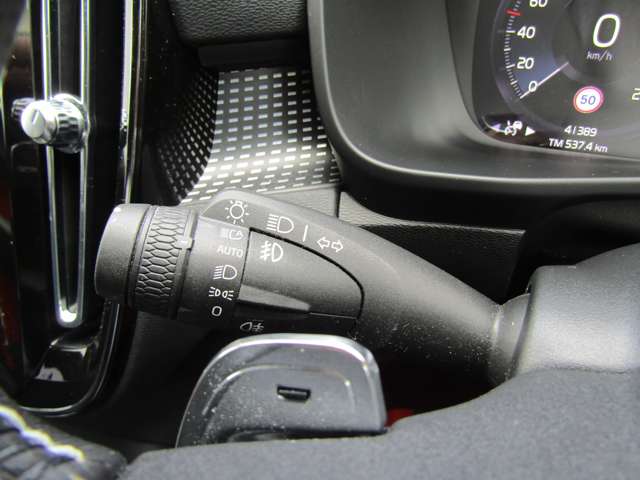 ボルボ ＸＣ４０ Ｔ４ ＡＷＤ Ｒデザイン ４ＷＤ R2年 (関東) 99