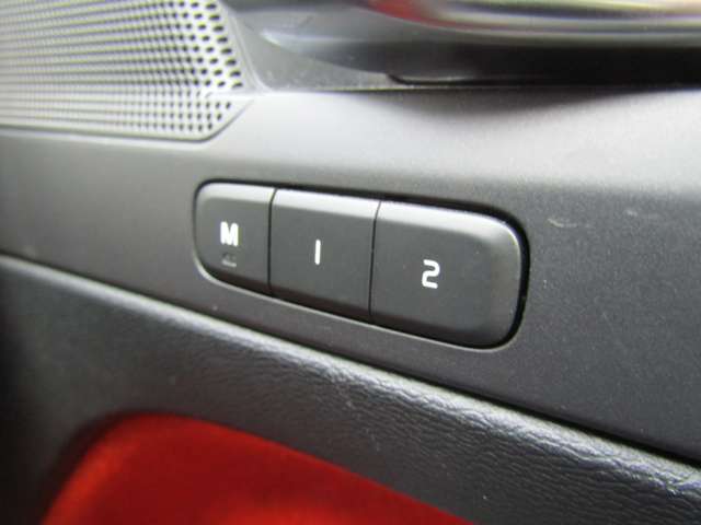 ボルボ ＸＣ４０ Ｔ４ ＡＷＤ Ｒデザイン ４ＷＤ R2年 (関東) 99