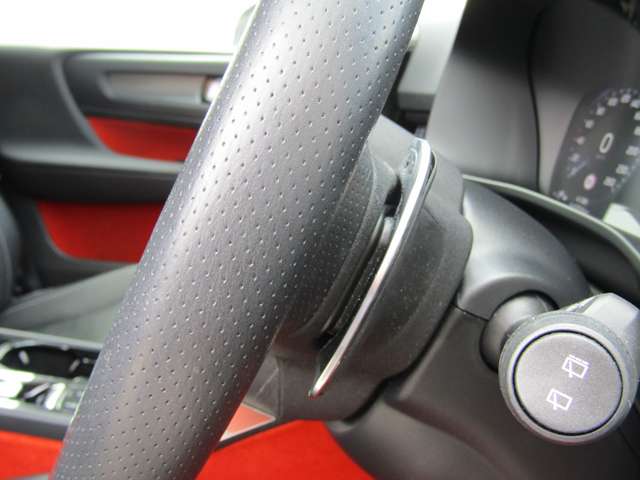 ボルボ ＸＣ４０ Ｔ４ ＡＷＤ Ｒデザイン ４ＷＤ R2年 (関東) 99