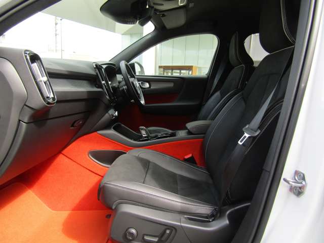 ボルボ ＸＣ４０ Ｔ４ ＡＷＤ Ｒデザイン ４ＷＤ R2年 (関東) 99