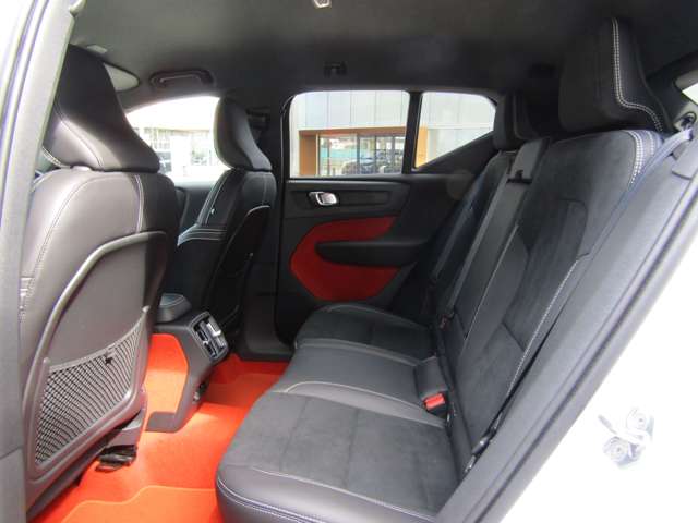 ボルボ ＸＣ４０ Ｔ４ ＡＷＤ Ｒデザイン ４ＷＤ R2年 (関東) 99