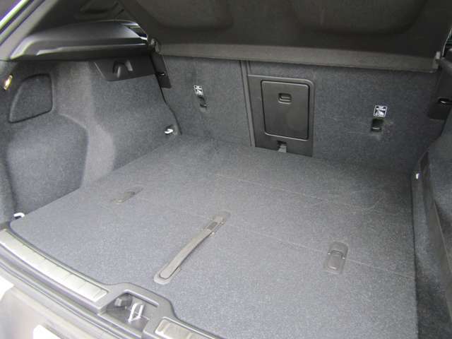 ボルボ ＸＣ４０ Ｔ４ ＡＷＤ Ｒデザイン ４ＷＤ R2年 (関東) 99