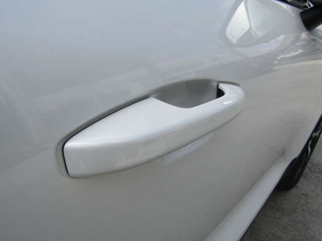 ボルボ ＸＣ４０ Ｔ４ ＡＷＤ Ｒデザイン ４ＷＤ R2年 (関東) 99