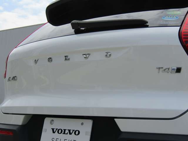 ボルボ ＸＣ４０ Ｔ４ ＡＷＤ Ｒデザイン ４ＷＤ R2年 (関東) 99