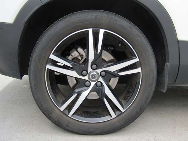 ボルボ ＸＣ４０ Ｔ４ ＡＷＤ Ｒデザイン ４ＷＤ R2年 (関東) 99