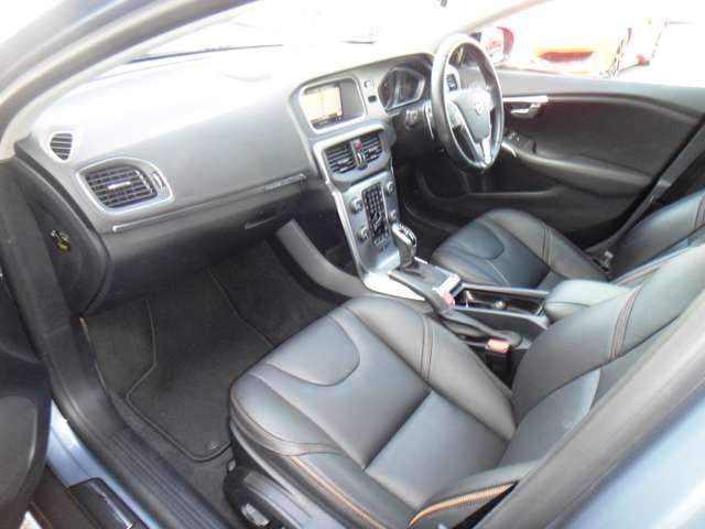 ボルボ Ｖ４０クロスカントリー Ｔ５ ＡＷＤ サマム ４ＷＤ H29年 (東北) 99