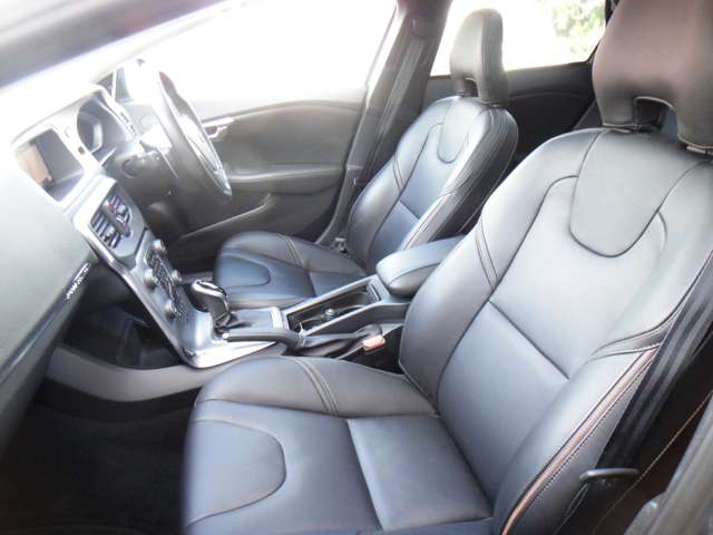 ボルボ Ｖ４０クロスカントリー Ｔ５ ＡＷＤ サマム ４ＷＤ H29年 (東北) 99