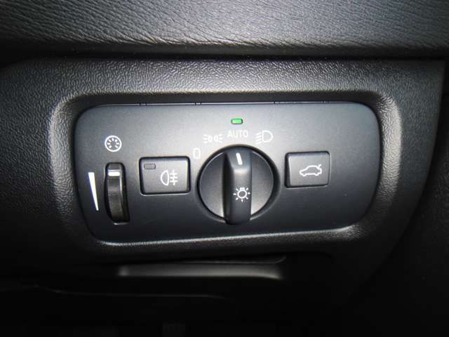 ボルボ Ｖ４０クロスカントリー Ｔ５ ＡＷＤ サマム ４ＷＤ H29年 (東北) 99