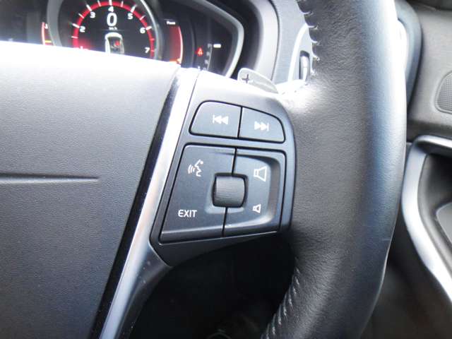 ボルボ Ｖ４０クロスカントリー Ｔ５ ＡＷＤ サマム ４ＷＤ H29年 (東北) 99