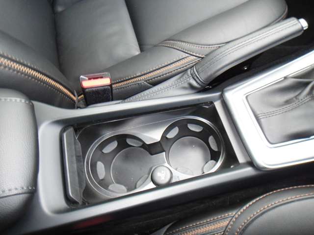 ボルボ Ｖ４０クロスカントリー Ｔ５ ＡＷＤ サマム ４ＷＤ H29年 (東北) 99