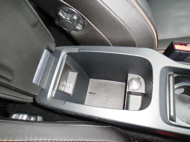 ボルボ Ｖ４０クロスカントリー Ｔ５ ＡＷＤ サマム ４ＷＤ H29年 (東北) 99