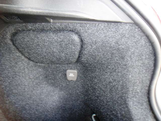 ボルボ Ｖ４０クロスカントリー Ｔ５ ＡＷＤ サマム ４ＷＤ H29年 (東北) 99