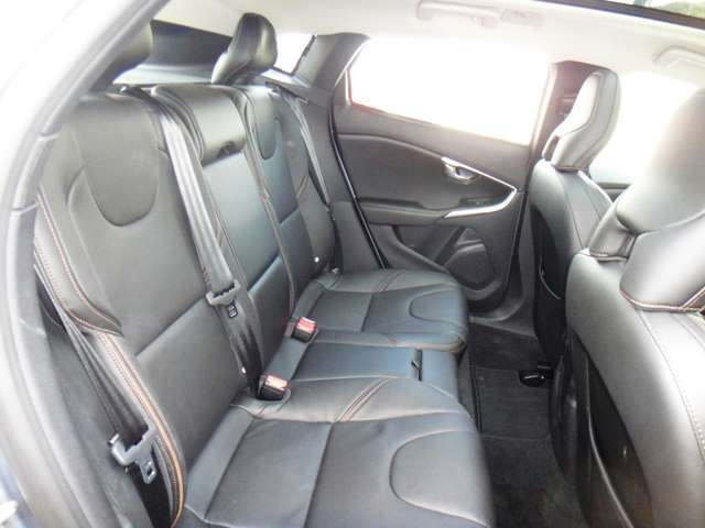 ボルボ Ｖ４０クロスカントリー Ｔ５ ＡＷＤ サマム ４ＷＤ H29年 (東北) 99