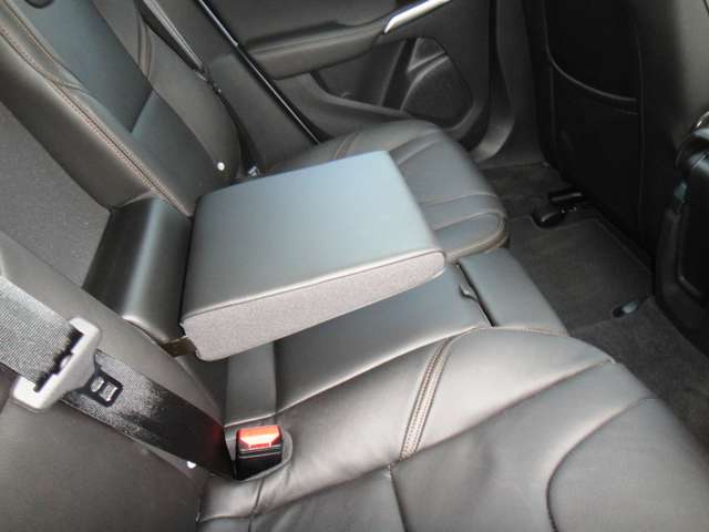 ボルボ Ｖ４０クロスカントリー Ｔ５ ＡＷＤ サマム ４ＷＤ H29年 (東北) 99