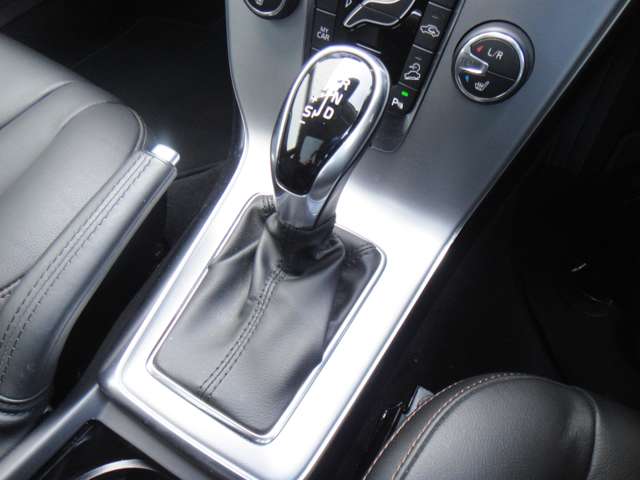 ボルボ Ｖ４０クロスカントリー Ｔ５ ＡＷＤ サマム ４ＷＤ H29年 (東北) 99