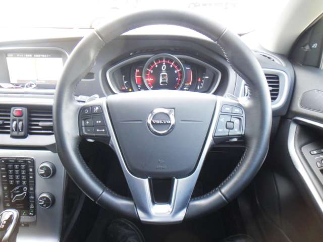 ボルボ Ｖ４０クロスカントリー Ｔ５ ＡＷＤ サマム ４ＷＤ H29年 (東北) 99