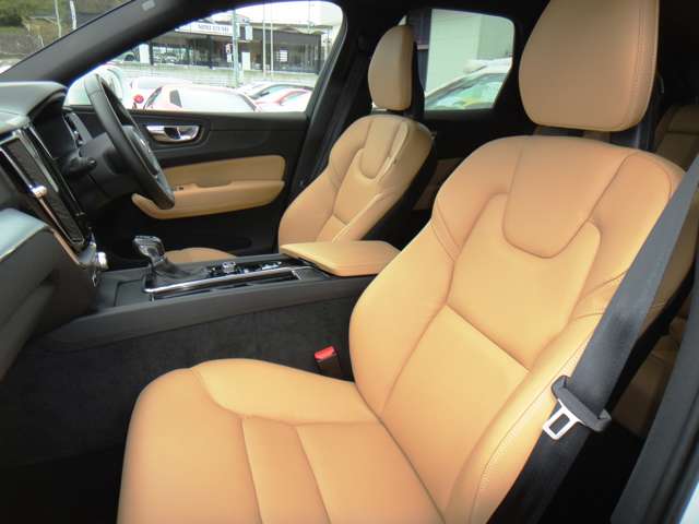 ボルボ ＸＣ６０ Ｄ４ ＡＷＤ モメンタム ディーゼルターボ ４ＷＤ H30年 (東北) 99