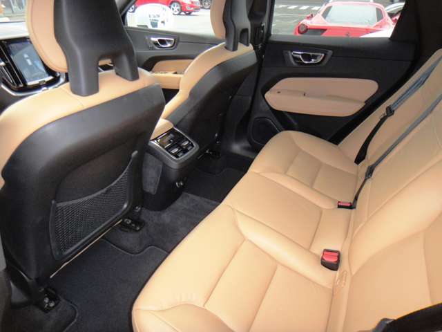 ボルボ ＸＣ６０ Ｄ４ ＡＷＤ モメンタム ディーゼルターボ ４ＷＤ H30年 (東北) 99